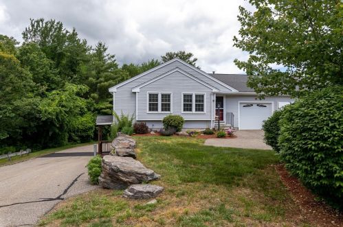 52 Rainbow Dr, Londonderry, NH 03053-6118