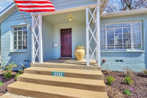 2521 Forest Park Blvd, Fort Worth TX  76110-2222 exterior