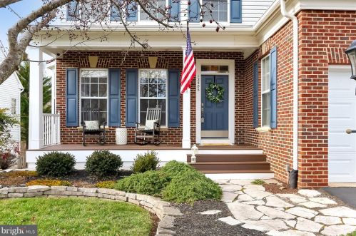 12586 Garry Glen Dr, Bristow, VA 20136-3041