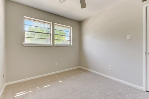 2043 Clubview Dr, Carrollton TX 75006-1703 exterior