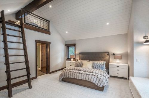 8208 Valhalla Dr, Truckee CA  96161-4296 exterior