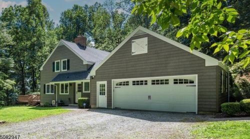 136 Stanton Mountain Rd, Lebanon, NJ 08833-3103