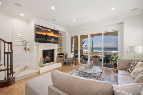 1610 Pacific Coast Hwy, Huntington Beach CA  92648-4434 exterior