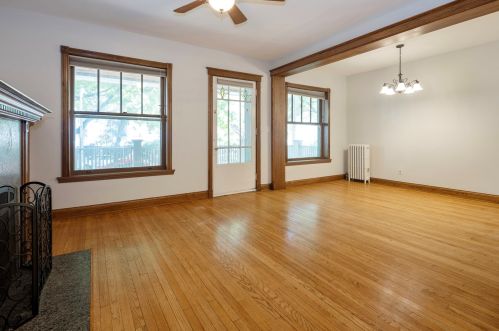 5640 Winthrop Ave, Chicago, IL 60660-4412