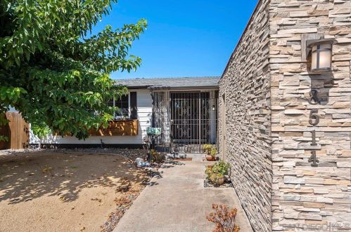 8514 Carlton Oaks Dr, Santee, CA 92071-2211