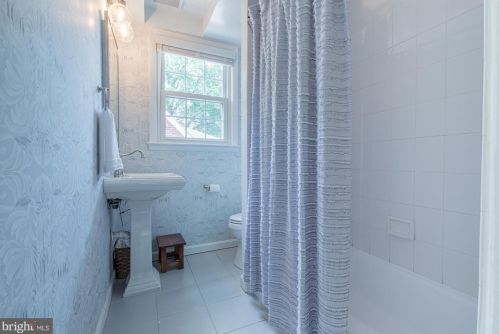 9301 Mintwood St, Silver Spring MD 20901-3523 exterior