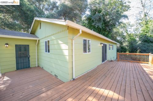 1061 Millertown Rd, Auburn, CA 95603-9449
