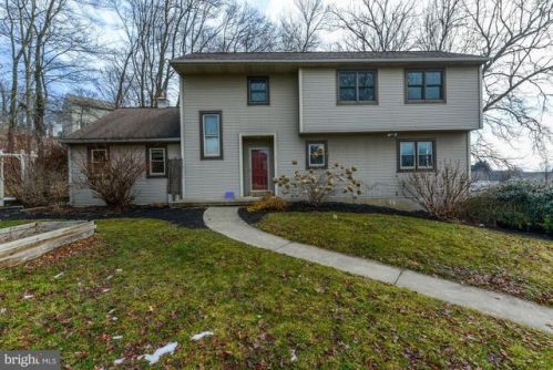 894 Hidden Hollow Dr, Gap, PA
