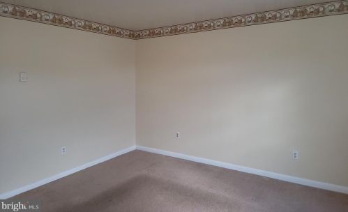 3104 Galaxy Rd, York, PA 17315-4574
