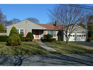 134 Merrymount Dr, Warwick, RI 02888-5545