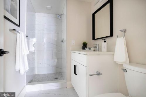 1805 Howard St, Philadelphia PA  19122-2445 exterior