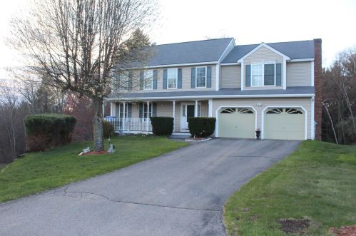 19 Meetinghouse Dr, Londonderry, NH 03053-2814