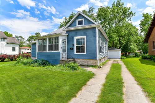954 Oneida St, Joliet, IL 60435-7358