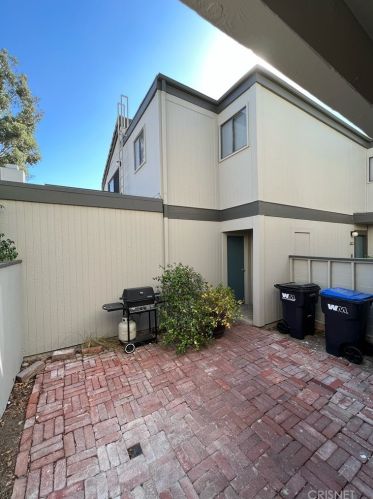 6475 Twin Circle Ln, Simi Valley CA  93063-6408 exterior