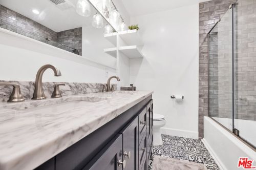 6222 Altura Ave, Glendale CA  91214-2325 exterior