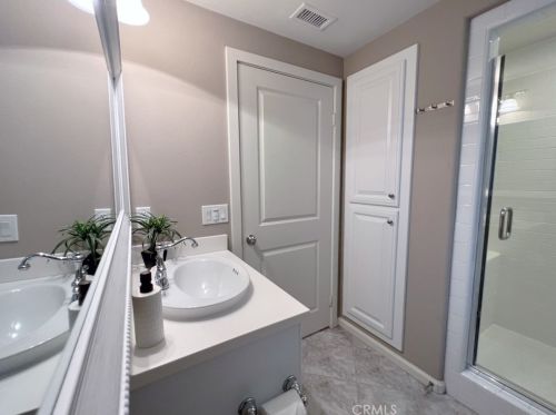 52 Pathway, Irvine CA  92618-8807 exterior