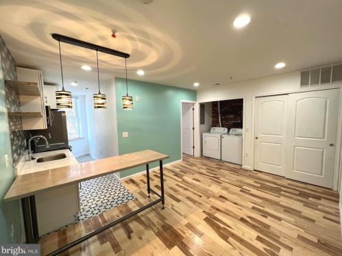 623 4th St, Philadelphia, PA 19123-2942