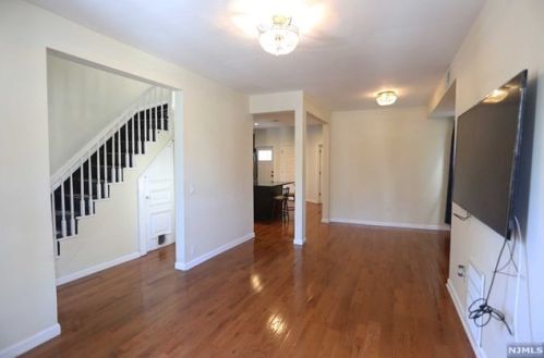 93 Haledon Ave, Paterson, NJ 07522-1337