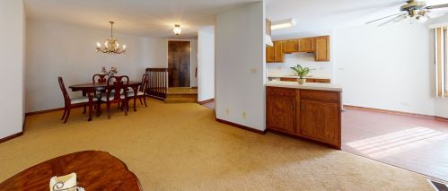 1868 Fox Run Dr, Elk Grove Vlg, IL 60007-2797