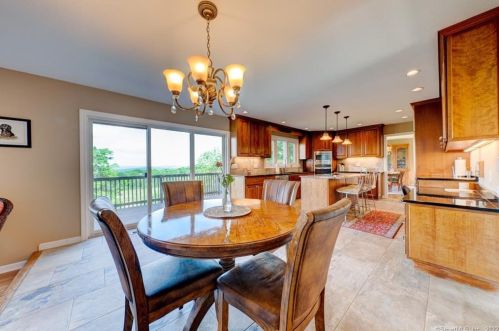 15 Jackson Hill Rd, Middlefield, CT 06455-1208