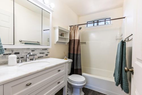 12211 Highland Ave, Truckee CA  96161-1722 exterior