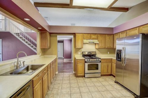 4000 Cortina Dr, Austin TX  78749-4924 exterior