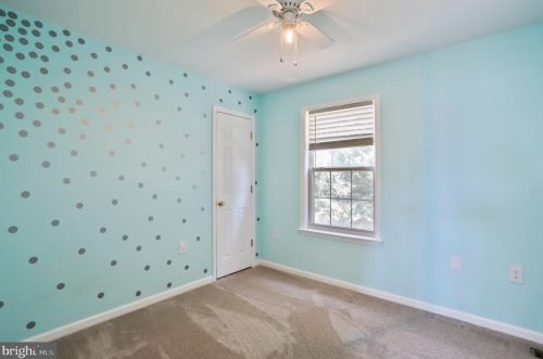 510 Crosswinds Dr, Charles Town WV  25414-3942 exterior