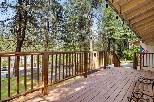 11019 Ball Rd, Grass Valley, CA 95949-6711