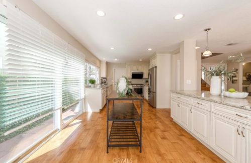 15192 Touraine Way, Irvine CA  92604-3150 exterior