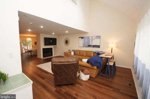 16 Exeter Ct, Princeton NJ  08540-7046 exterior