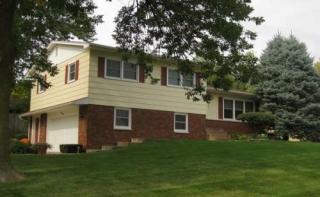 730 10th St, Silvis, IL 61282-1459