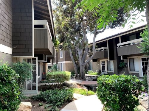 156 Streamwood, Irvine CA  92620-1940 exterior