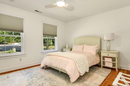 25 Historic Dr, Upper Stepney CT  06468-3207 exterior