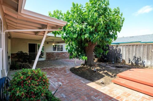 221 Raven Ct, Modesto, CA 95350-3221