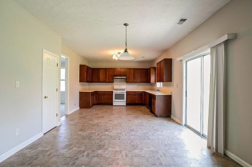 3069 Elmwood Rd, Atlanta GA  30349-8105 exterior