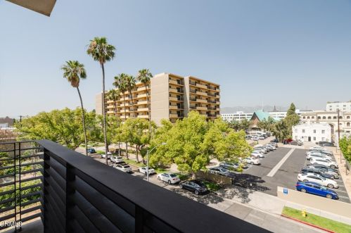 118 Kenwood St, Glendale, CA 91206-4204