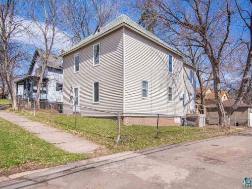 618 5th Ave, Duluth, MN 55806-2446