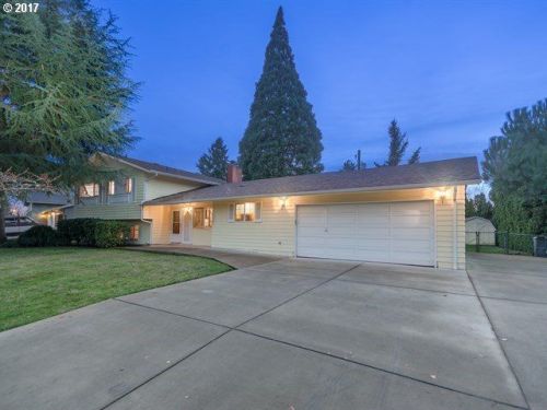 320 Santa Fe Dr, Vancouver, WA 98661-7025