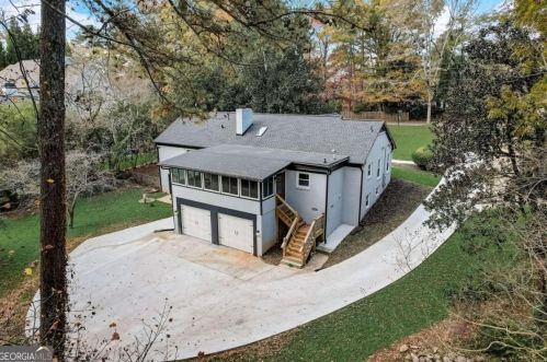 740 Moores Mill Rd, Atlanta GA  30327-1561 exterior