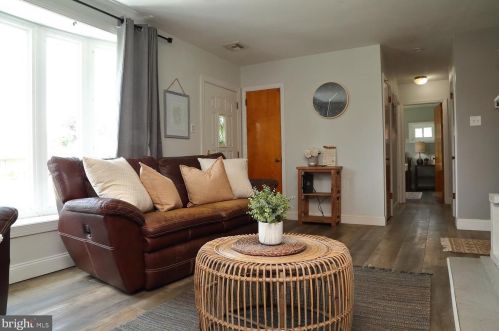 59 Pilgrim Dr, Lancaster PA  17603-6450 exterior