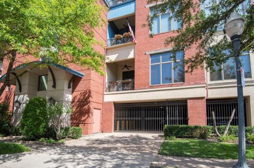 601 1st St, Fort Worth TX  76102-2703 exterior