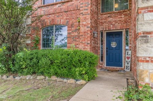 5805 Pearl Oyster Ln, Fort Worth TX  76179-7563 exterior