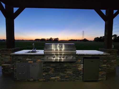 526 Angus Trl, Angleton TX 77515-9833 exterior