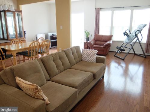 78 Sundance Dr, Trenton NJ 08619-3968 exterior