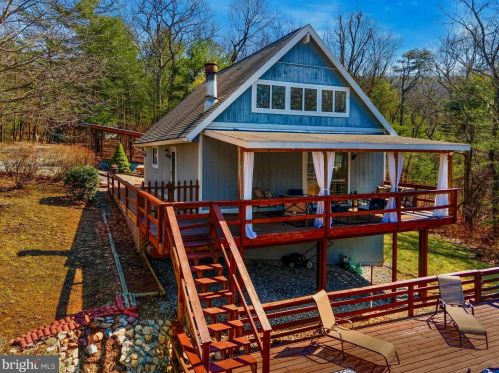 139 Hemlock Ln, Gerrardstown, WV 25420-3056