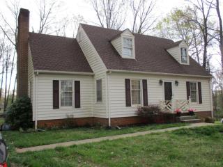 114 Greentree Dr, Forest, VA 24551-1217