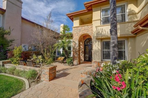 9 Camellia, Irvine, CA 92620-1985