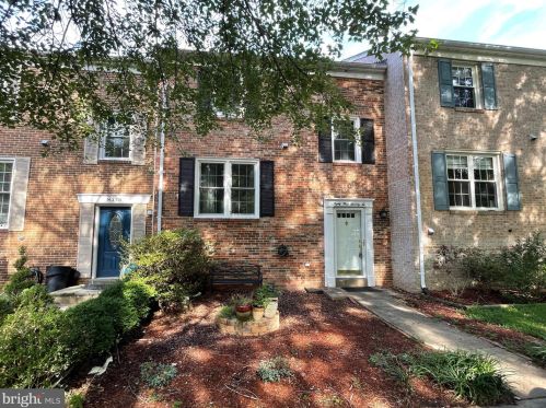 8376 Luce Ct, Springfield, VA 22153-3320