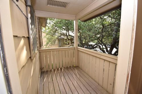 8210 Bent Tree Rd, Austin TX  78759-8311 exterior