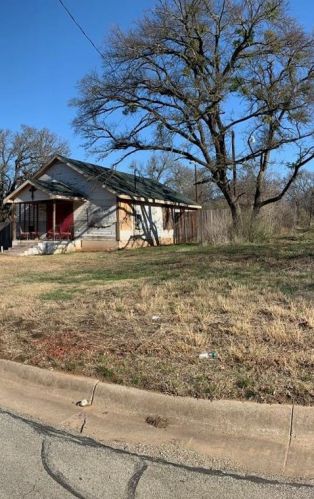 4819 Sunshine Dr, Fort Worth TX  76105-4364 exterior